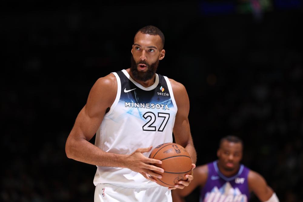 锋帮助国足 锋帮助国足