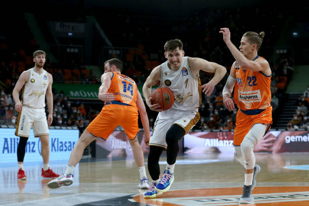 更多欧洲及 更多欧洲及